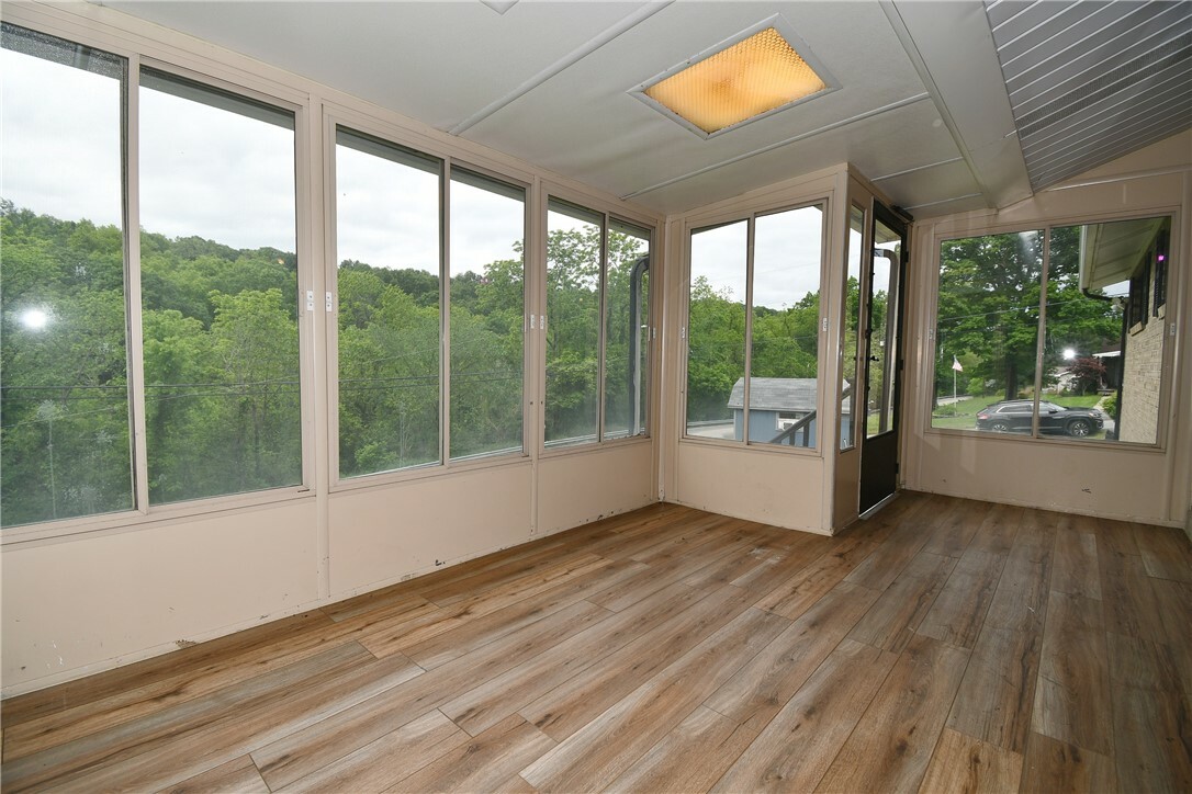 Property Photo: 1901 North Road PA 15057