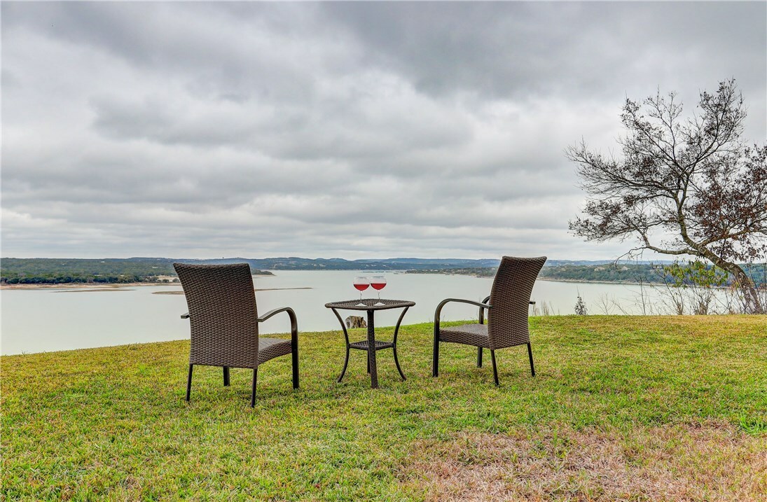 Property Photo: 2918 Ranch Road 620 N N-189 TX 78734