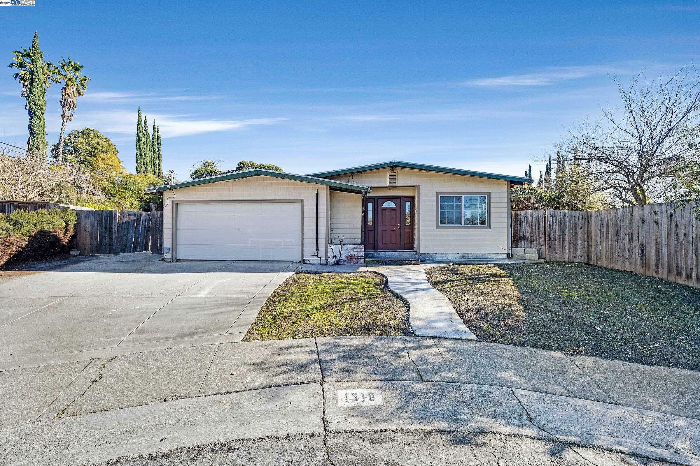 Property Photo:  1318 Perth Ct  CA 94521 