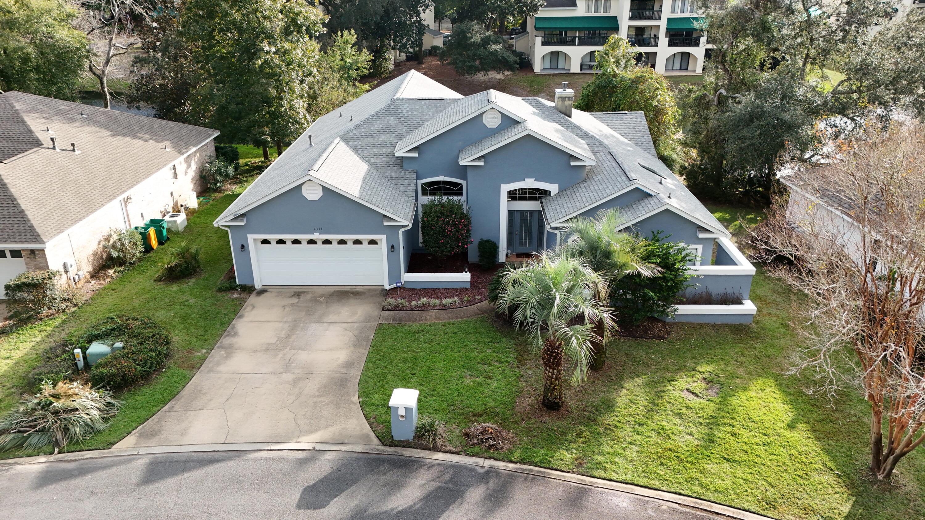 Property Photo: 4314 Hidden Lakes Drive FL 32578