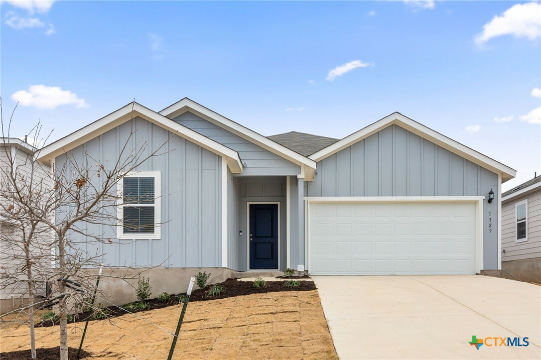 Property Photo: 1329 Big Sky Road TX 76513