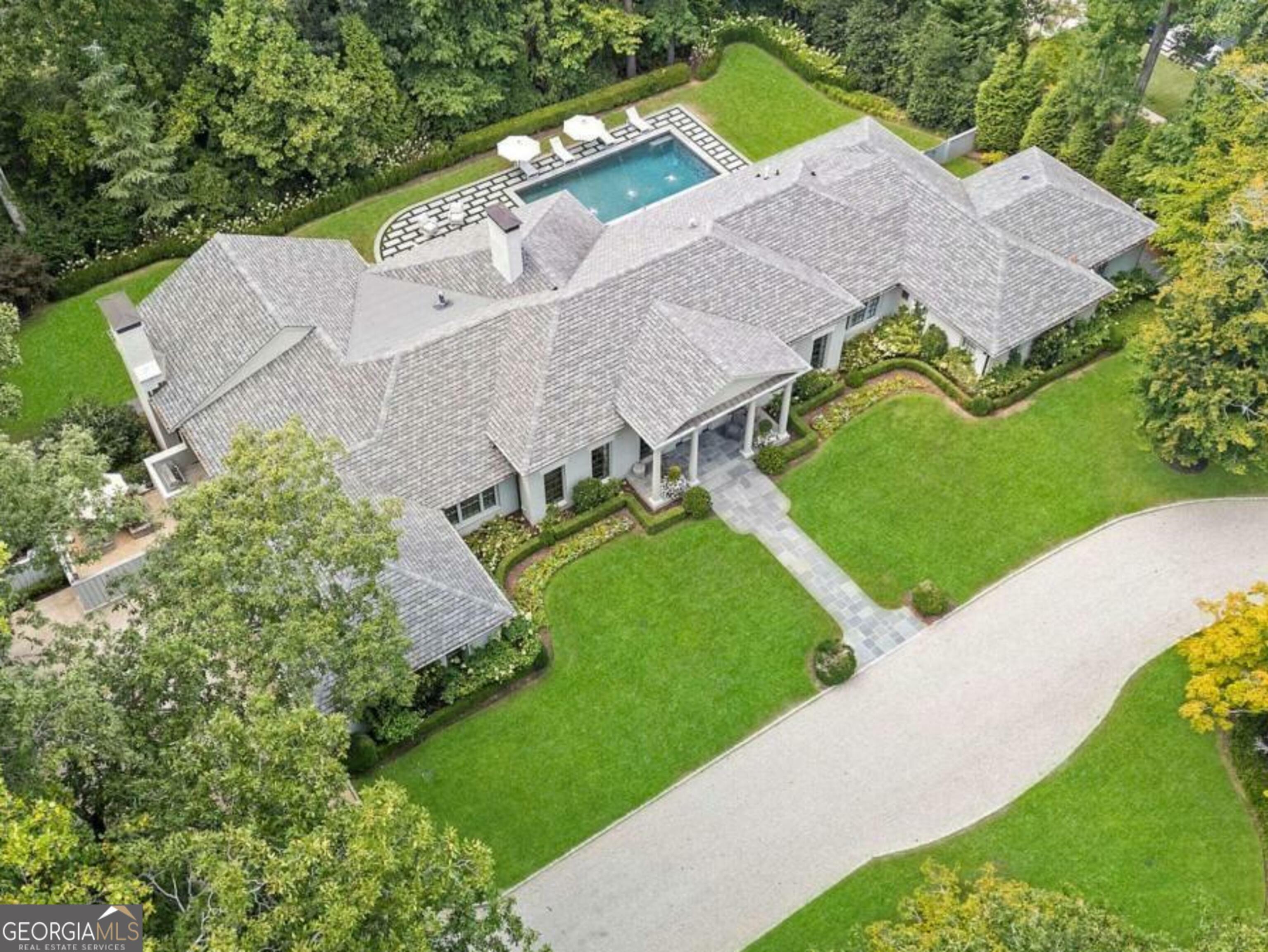 Property Photo: 3612 Castlegate Drive NW GA 30327