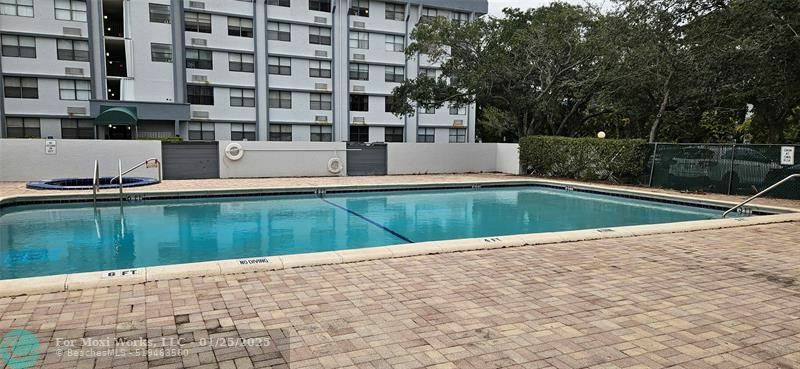 Property Photo:  2401 Riverside Dr 417-B  FL 33065 