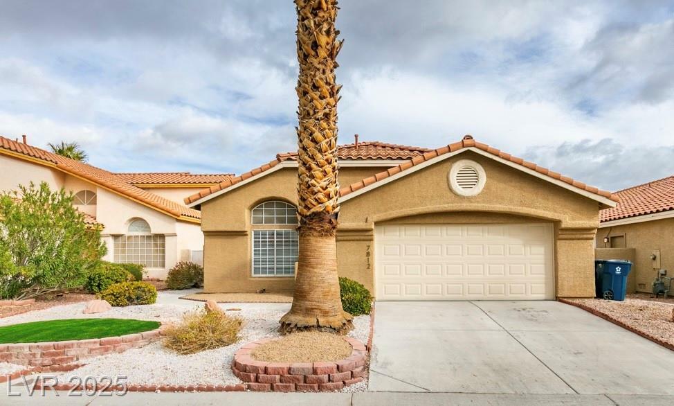 Property Photo: 7812 Desert Candle Way NV 89128