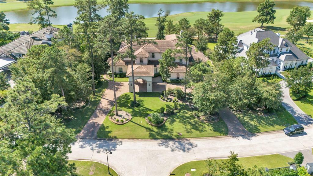Property Photo: 31 Maymont Way TX 77382
