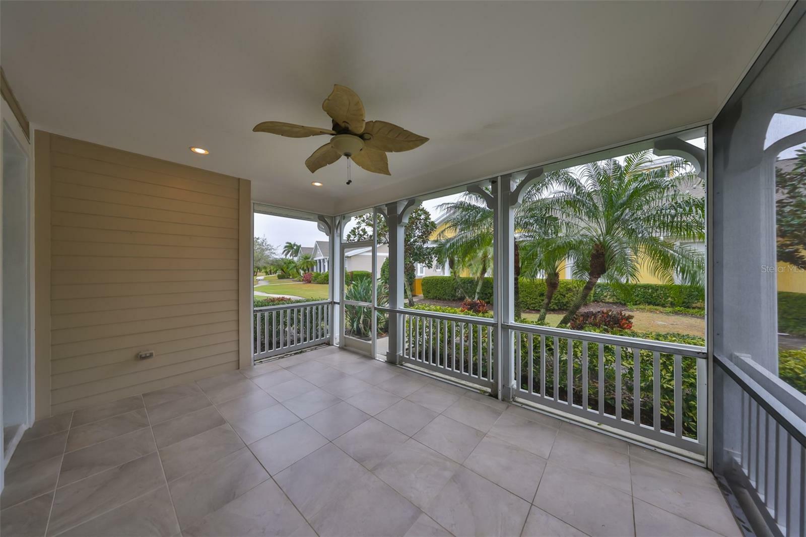 Property Photo:  217 Oceania Court  FL 33572 