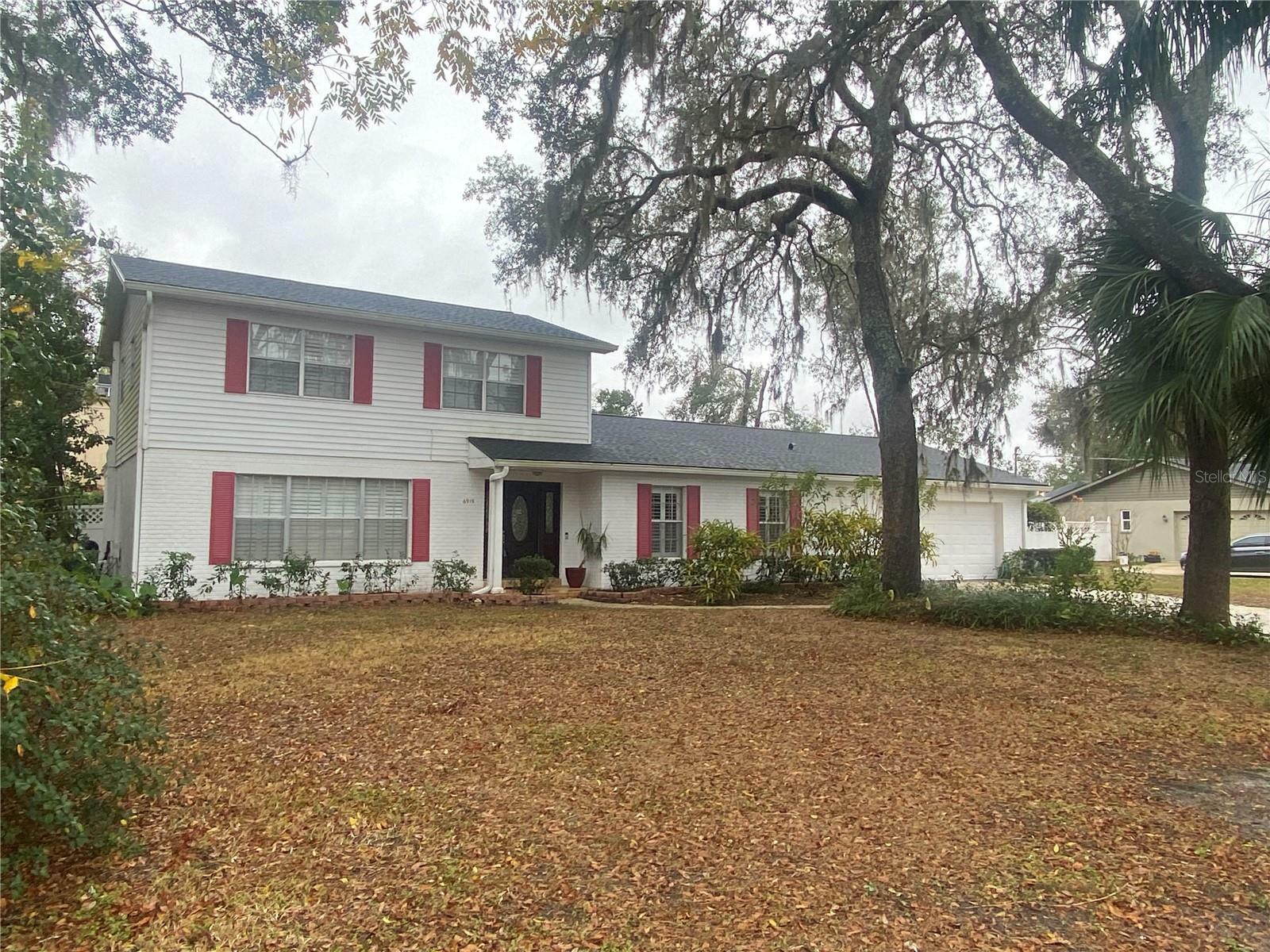 Property Photo:  6919 Greenhill Place  FL 33617 