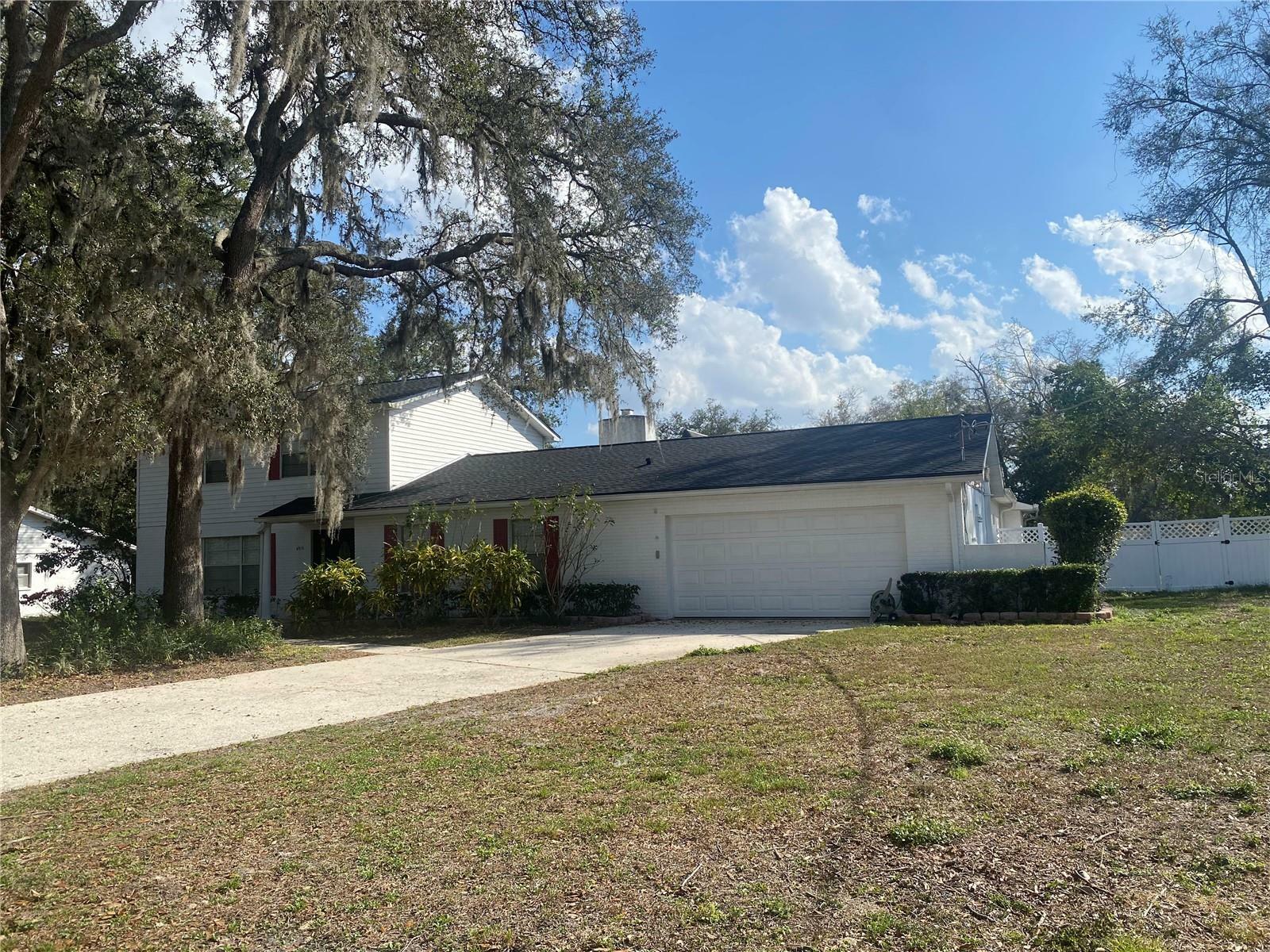 Property Photo:  6919 Greenhill Place  FL 33617 