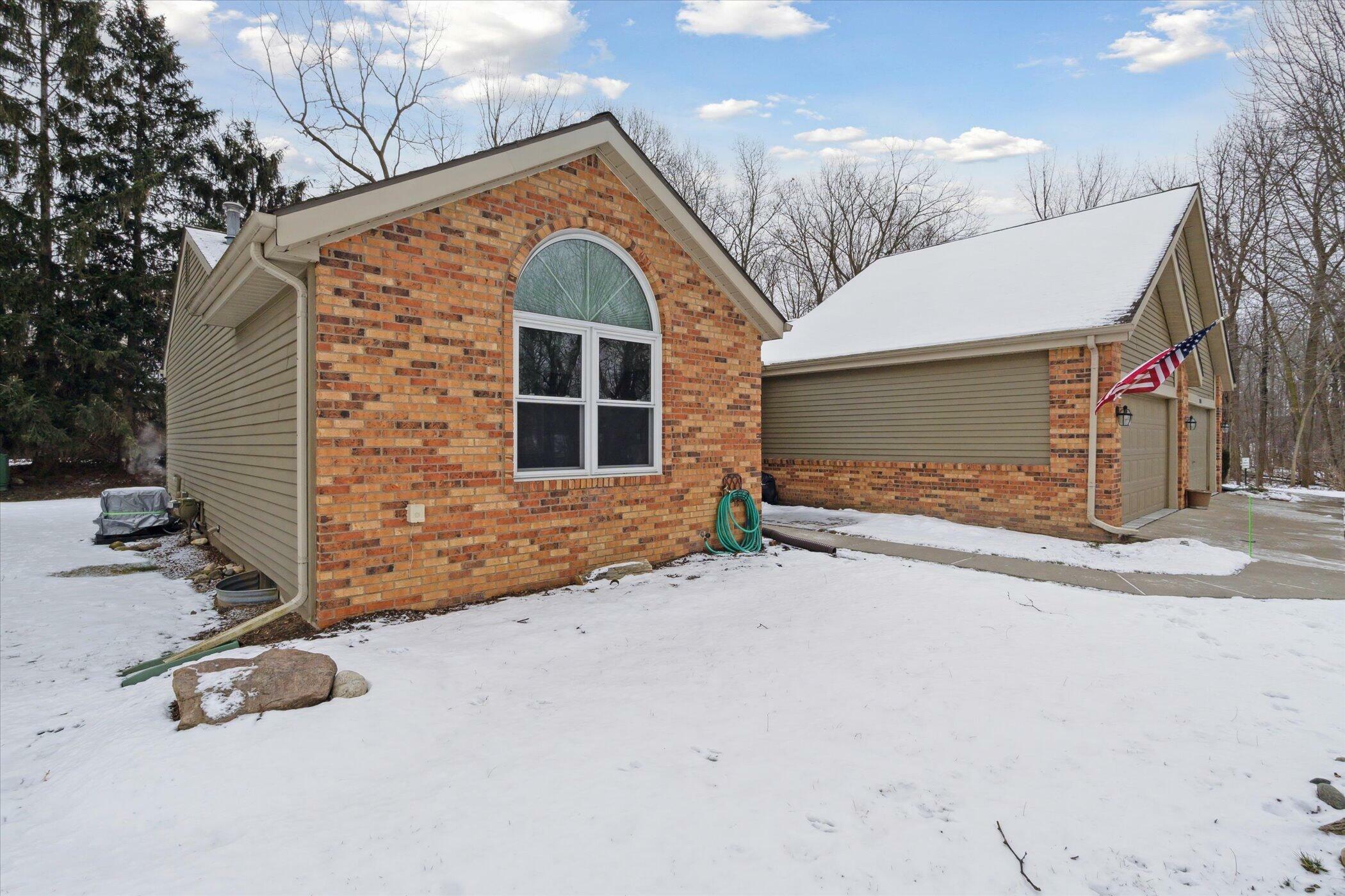 Property Photo:  19658 Cardene Way  MI 48167 