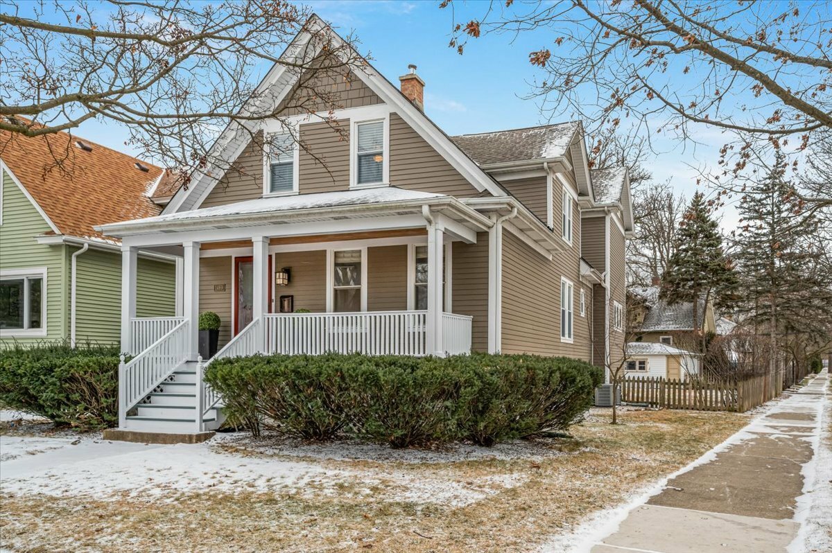 Property Photo:  1469 Wilmette Avenue  IL 60091 