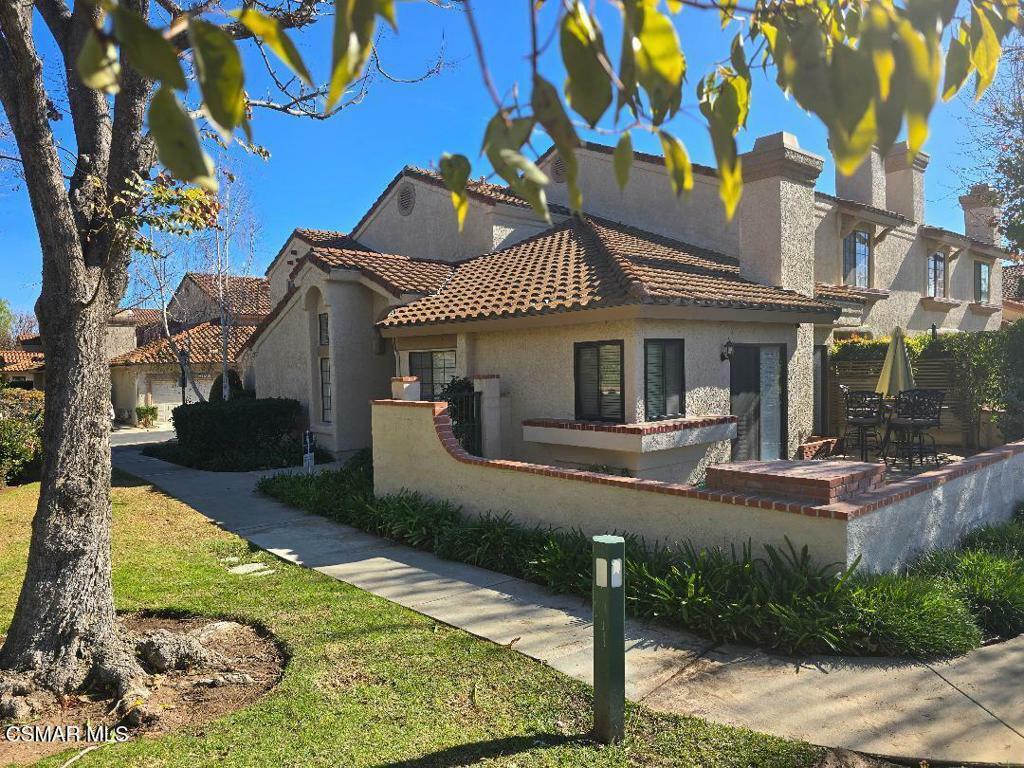 Property Photo:  432 Country Club Drive  CA 93065 