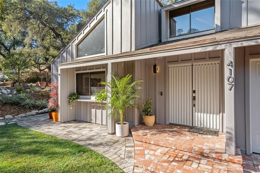 Property Photo:  4107 Pine Hollow Road  CA 91302 