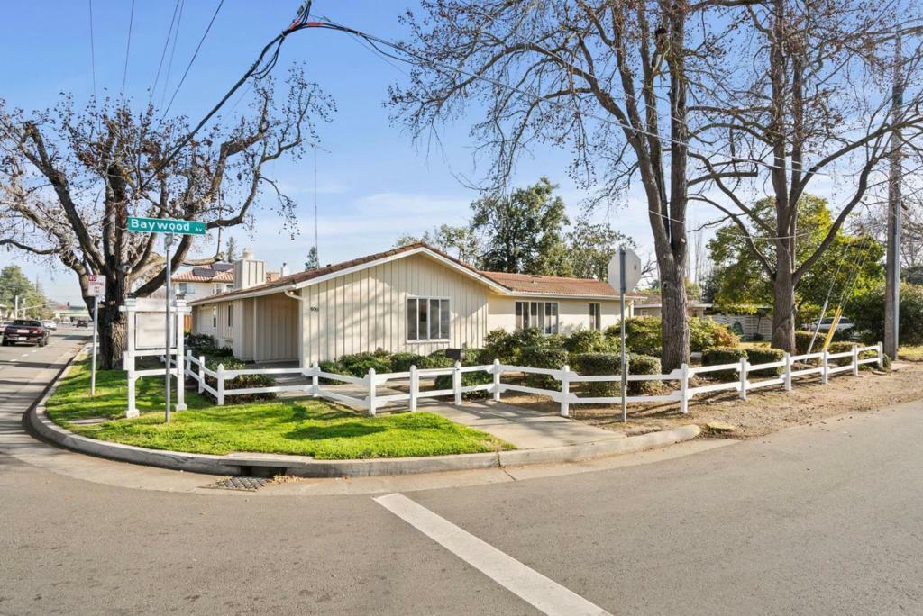 Property Photo:  600 S Baywood Avenue  CA 95128 