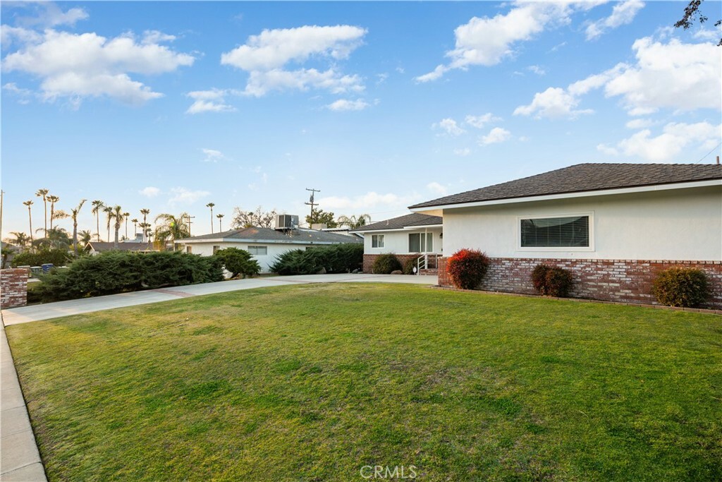 Property Photo:  2628 Century Drive  CA 93306 