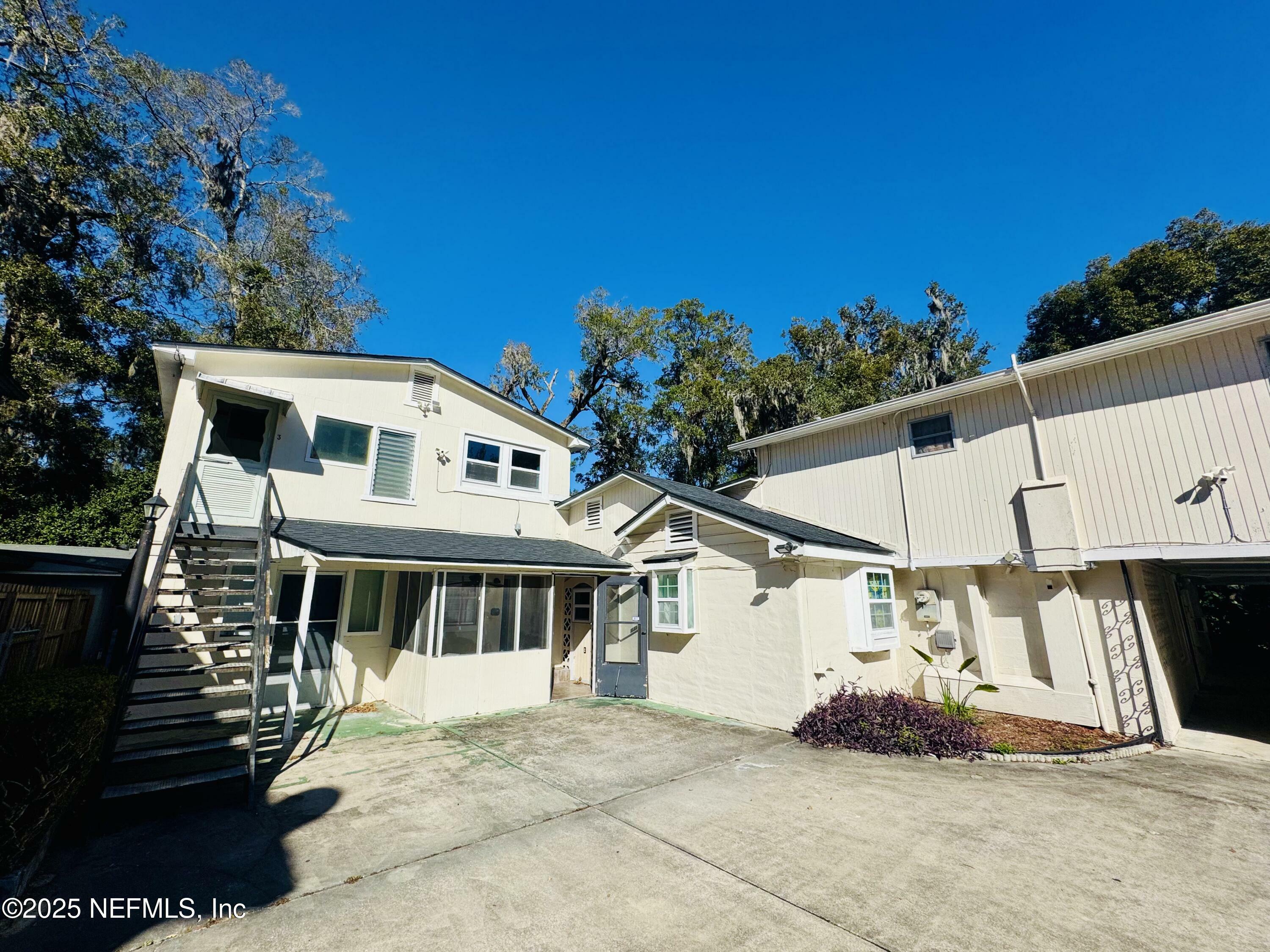 Property Photo: 7107 Arlet Drive FL 32211