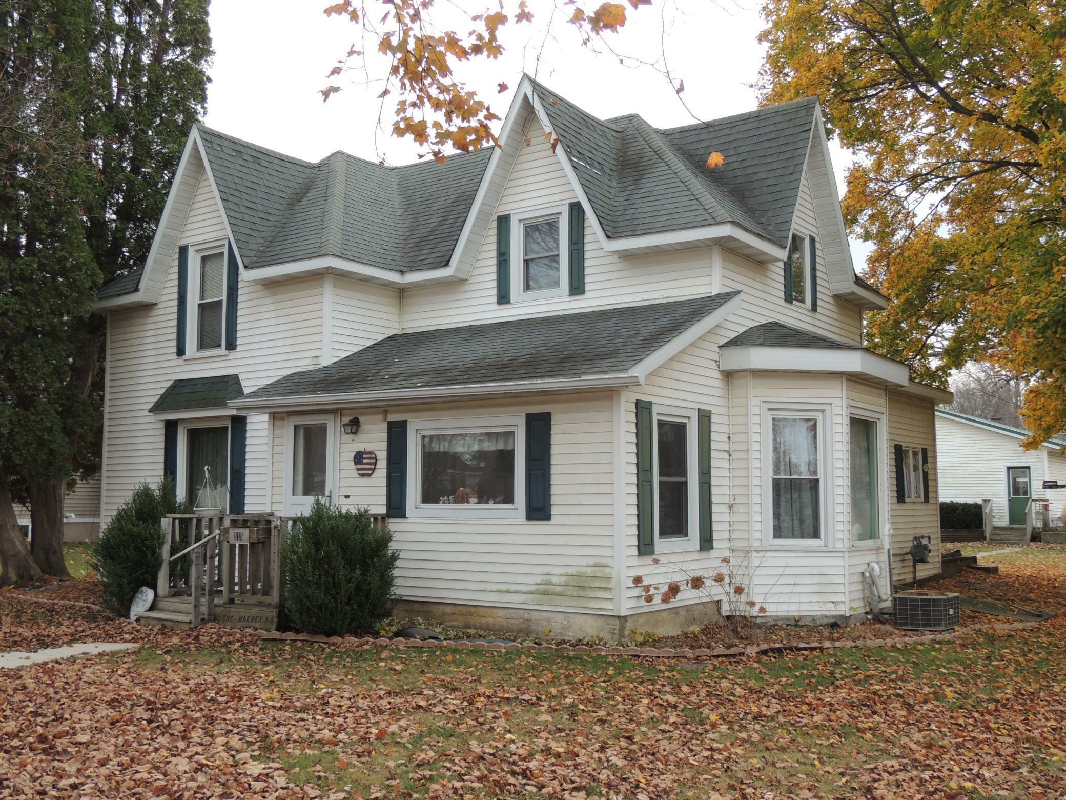 Property Photo:  115 W Cabot Street  MN 55951 