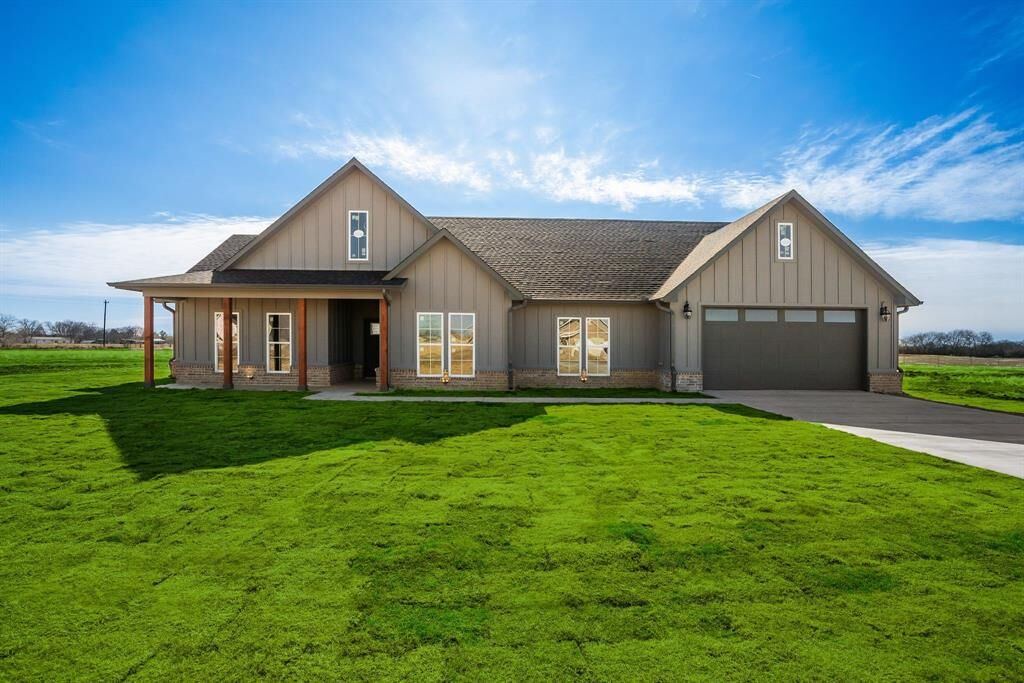 Property Photo:  165 Private Road 5440  TX 75472 