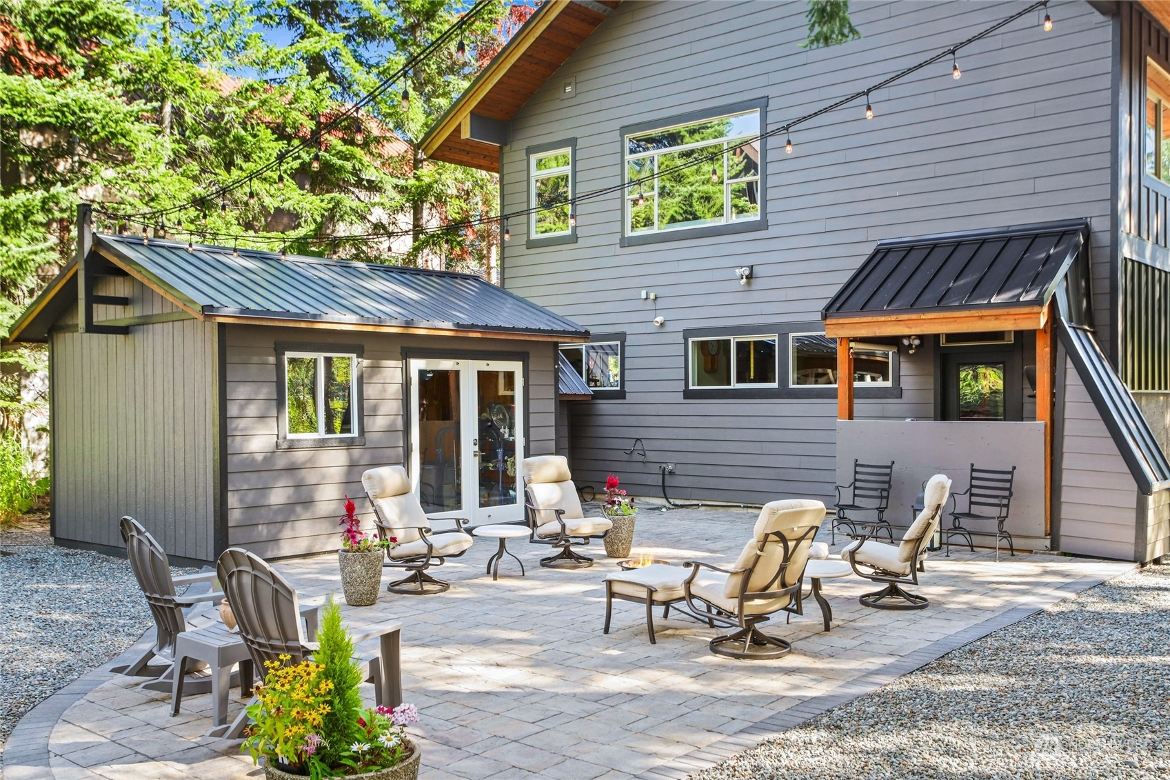 Property Photo:  731  Hyak Drive E  WA 98068 