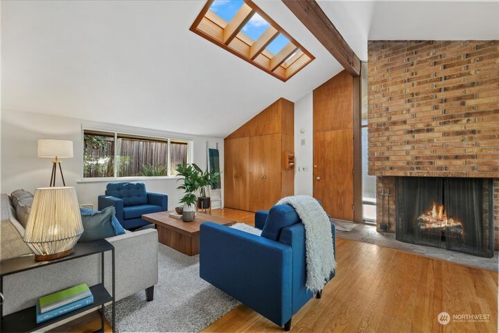 Property Photo:  5716  NE 60th Street  WA 98115 