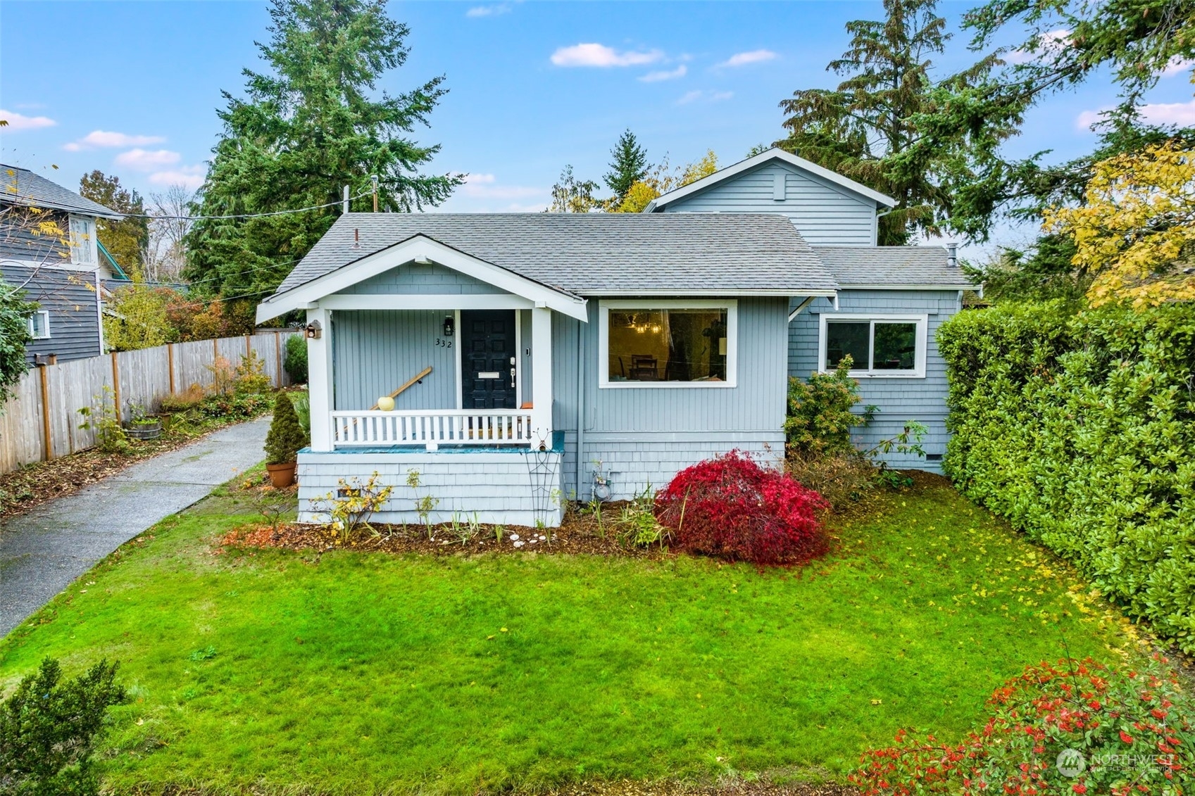 Property Photo:  332 NE 53rd Street  WA 98105 