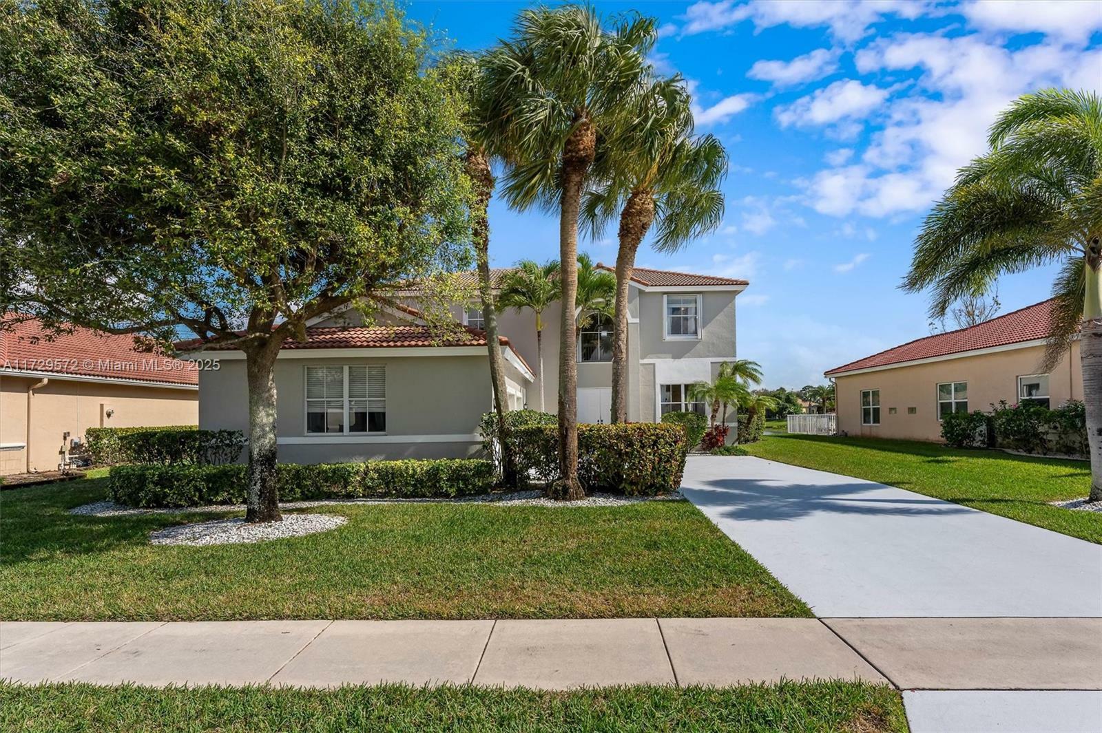 Property Photo:  6423 Sand Hills Cir  FL 33463 