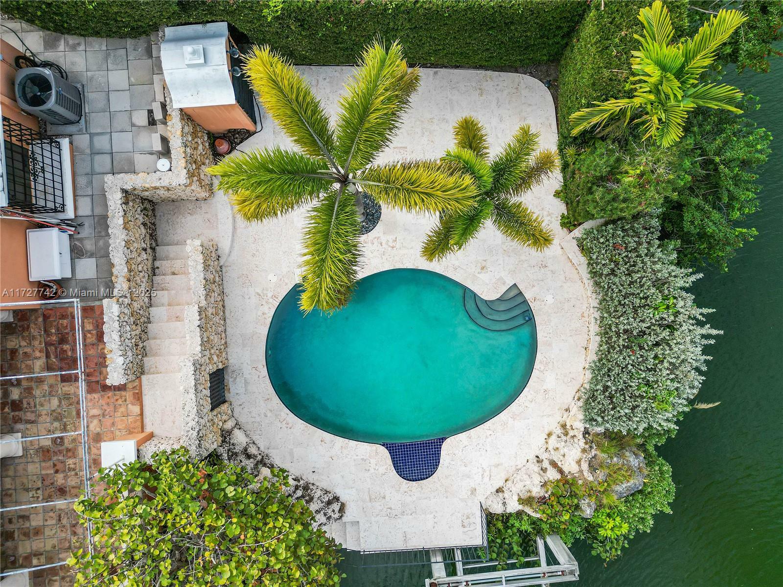 Property Photo: 1181 S Alhambra Cir FL 33146