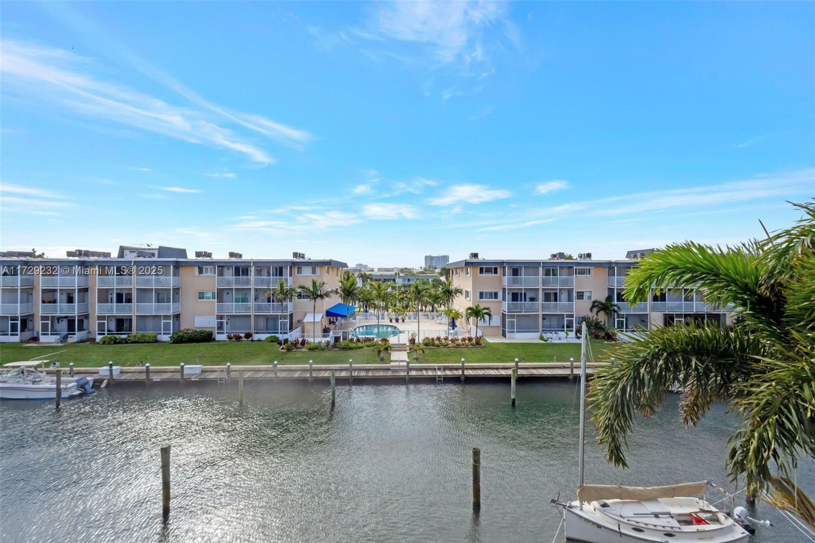 Property Photo:  124 Shore Ct 303  FL 33408 