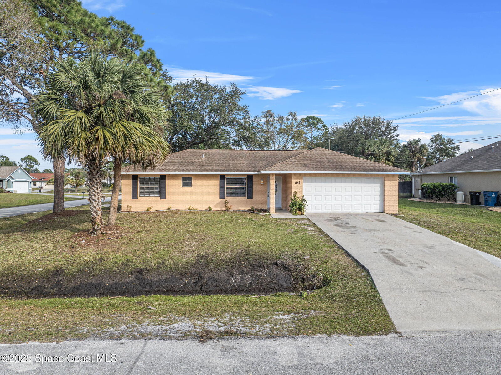 Property Photo: 669 Scotten Avenue SW FL 32908