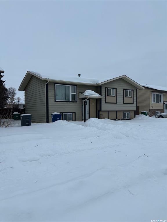 Property Photo:  135 Kirkpatrick Crescent  SK S7L 6Z1 