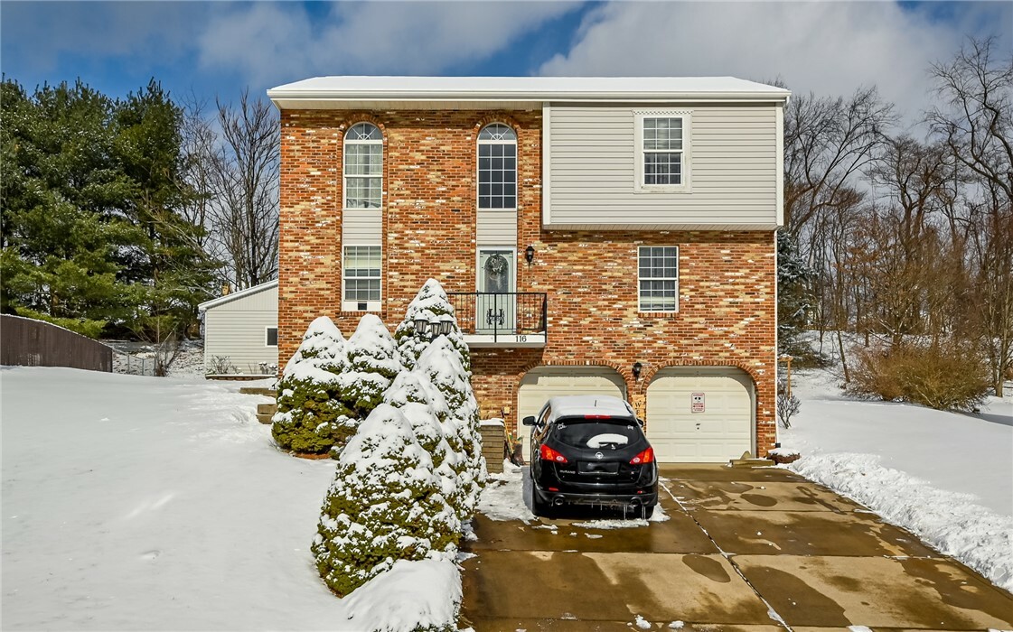 Property Photo:  116 Coventry Ct  PA 15146 