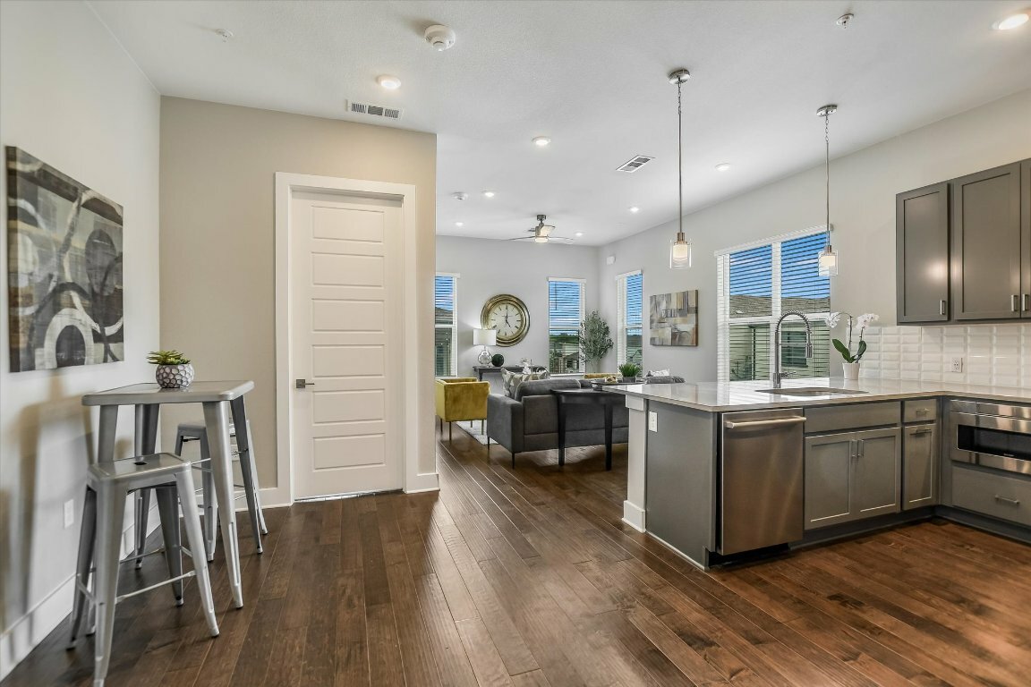 Property Photo: 4415 Jackson Avenue 4305 TX 78731