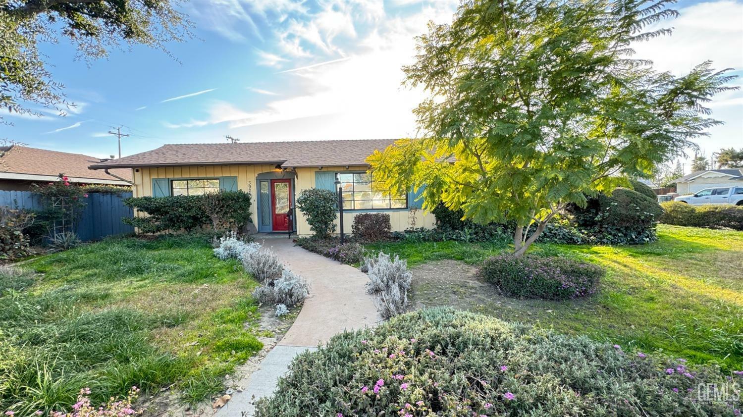 3925 Garnsey Lane  Bakersfield CA 93309 photo