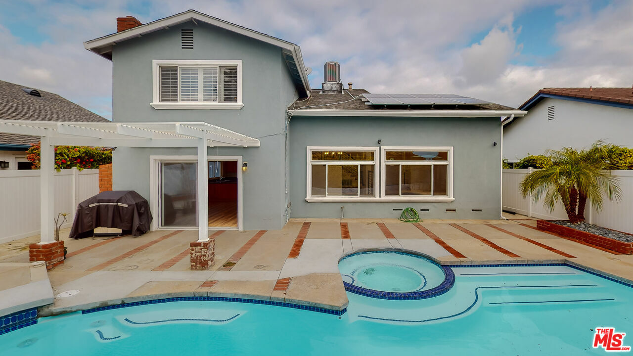 Property Photo: 12580 Rosy Cir CA 90066