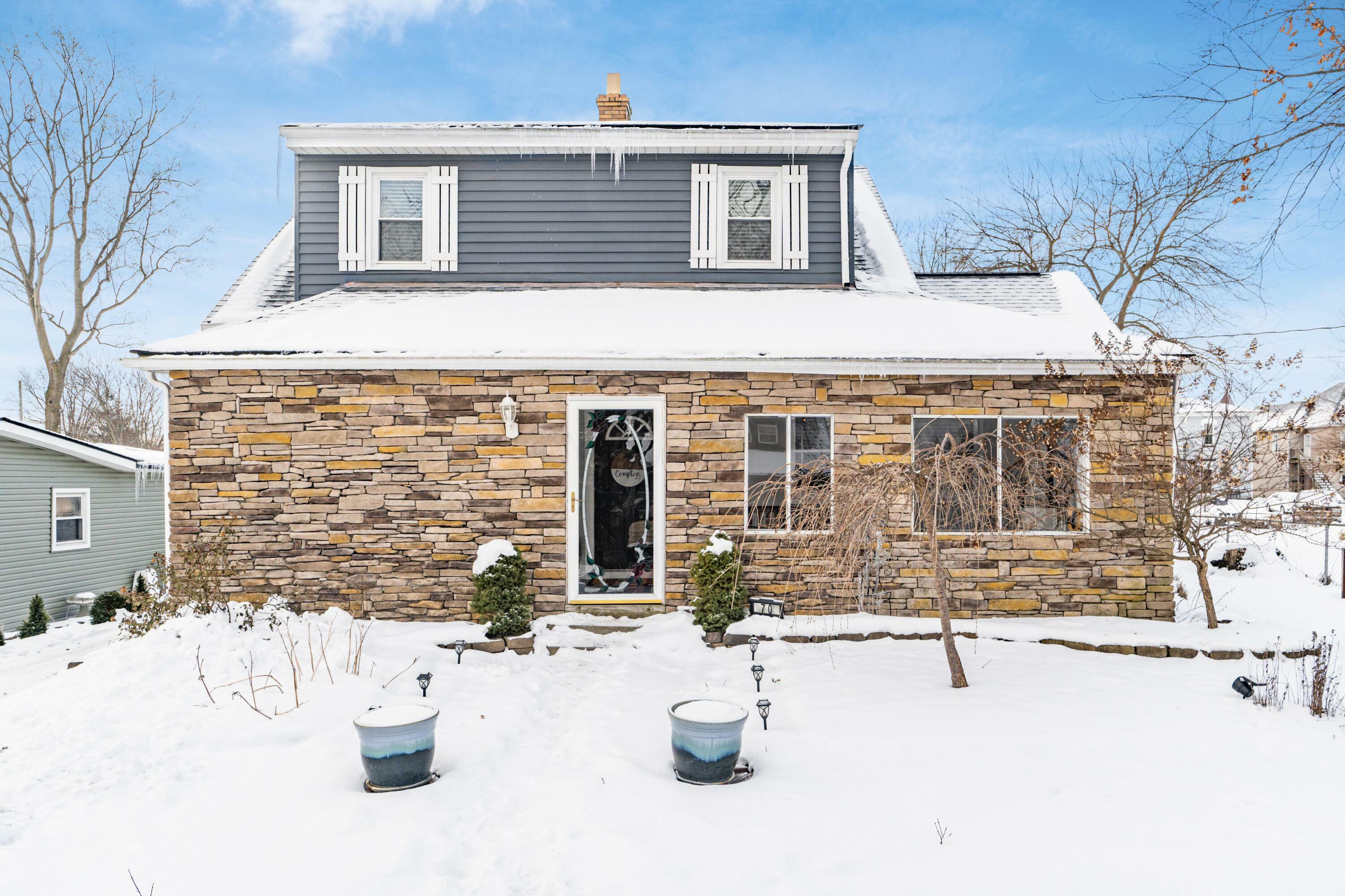 Property Photo:  70 Highland Street  OH 43112 