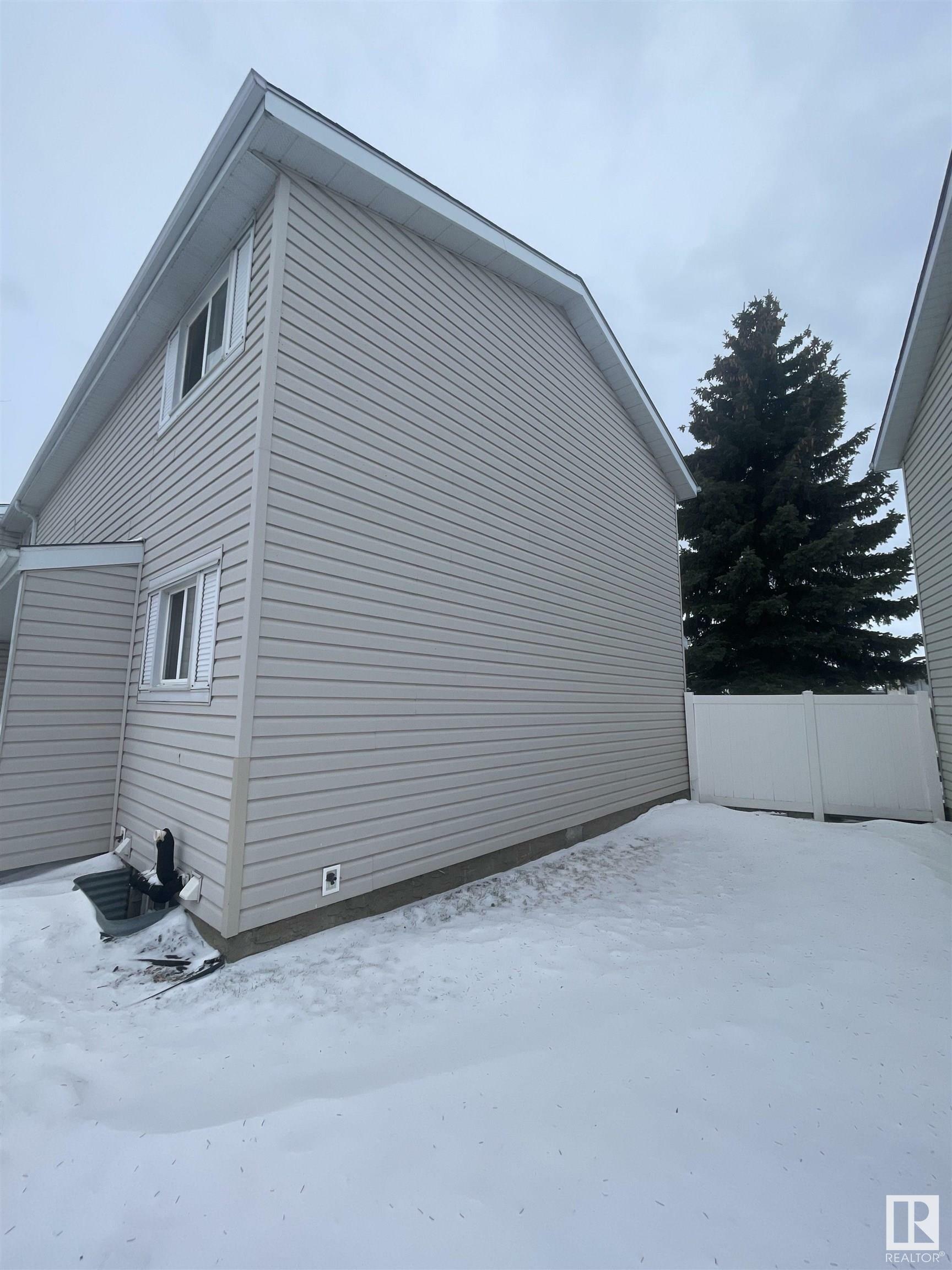 Property Photo:  11532 139 Avenue NW  AB T5X 3L4 