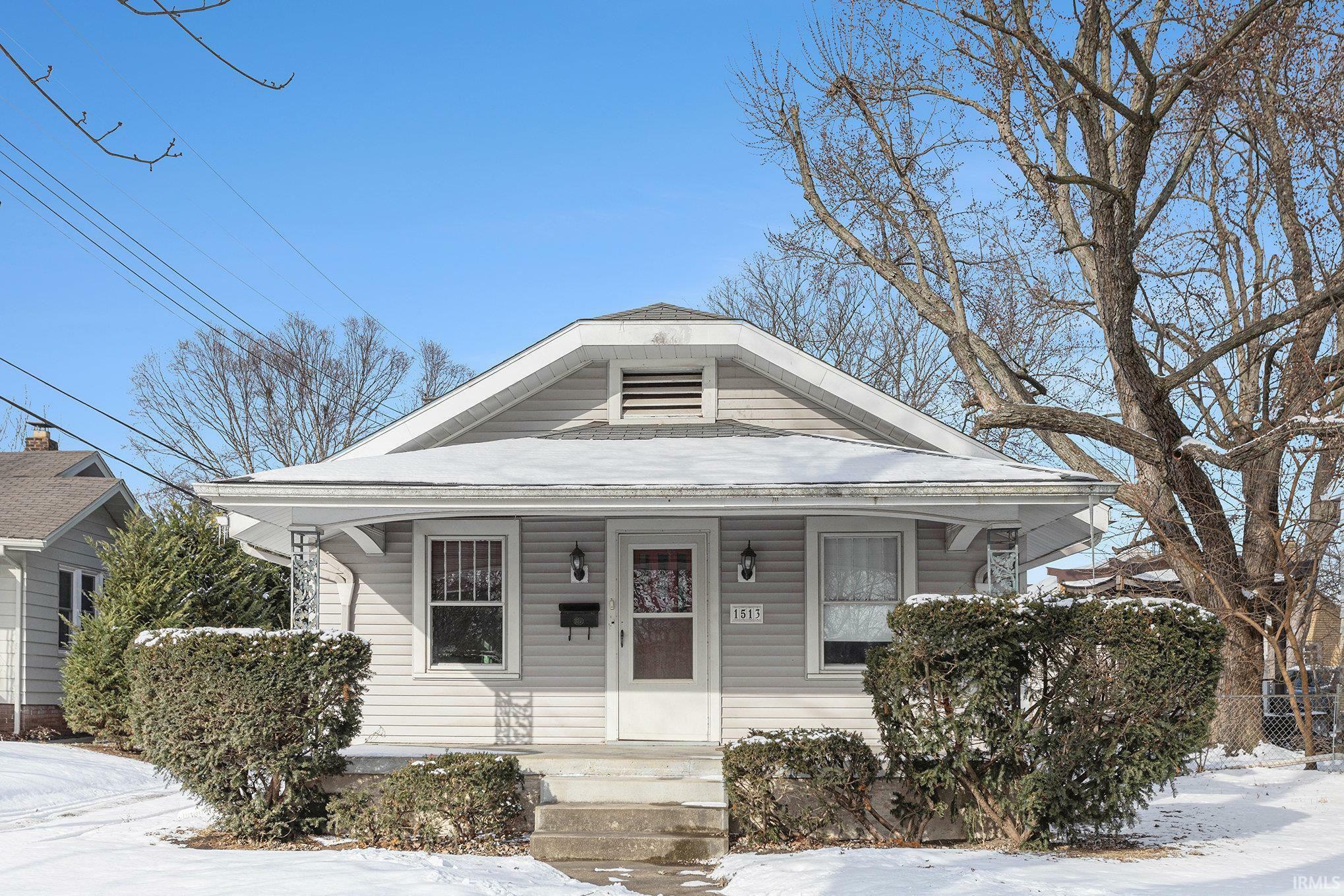 Property Photo: 1513 Hildreth Street IN 46615-1420