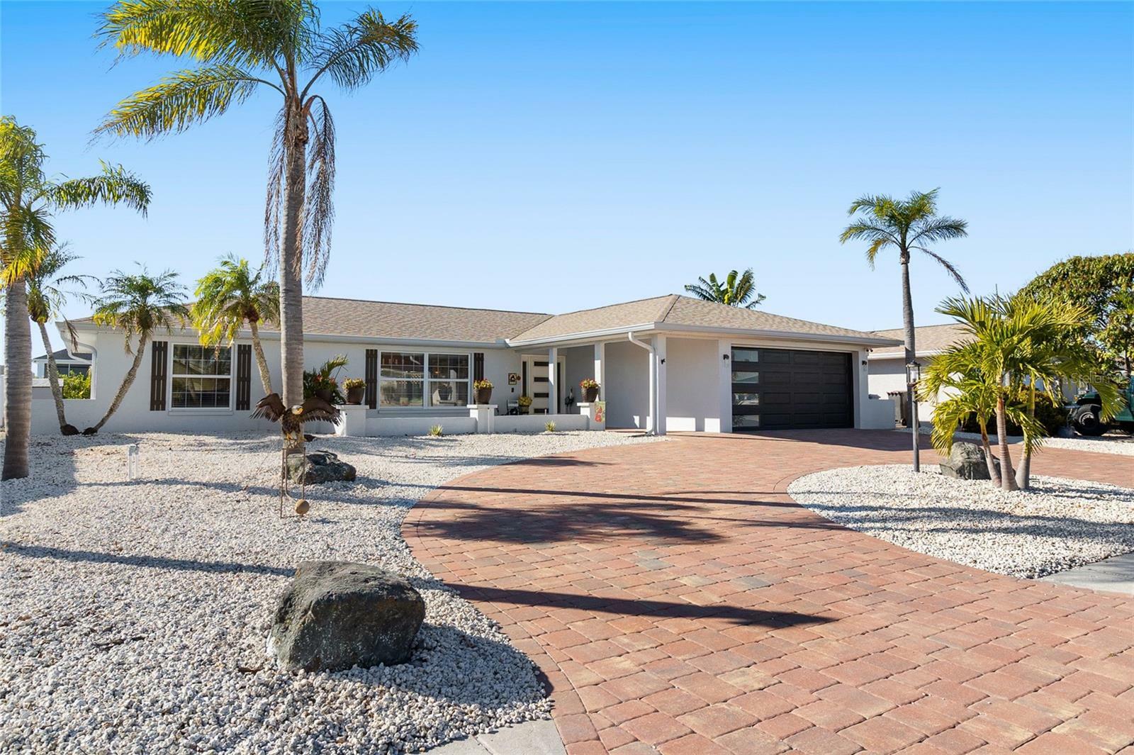 Property Photo: 6518 Senegal Palm Way FL 33572