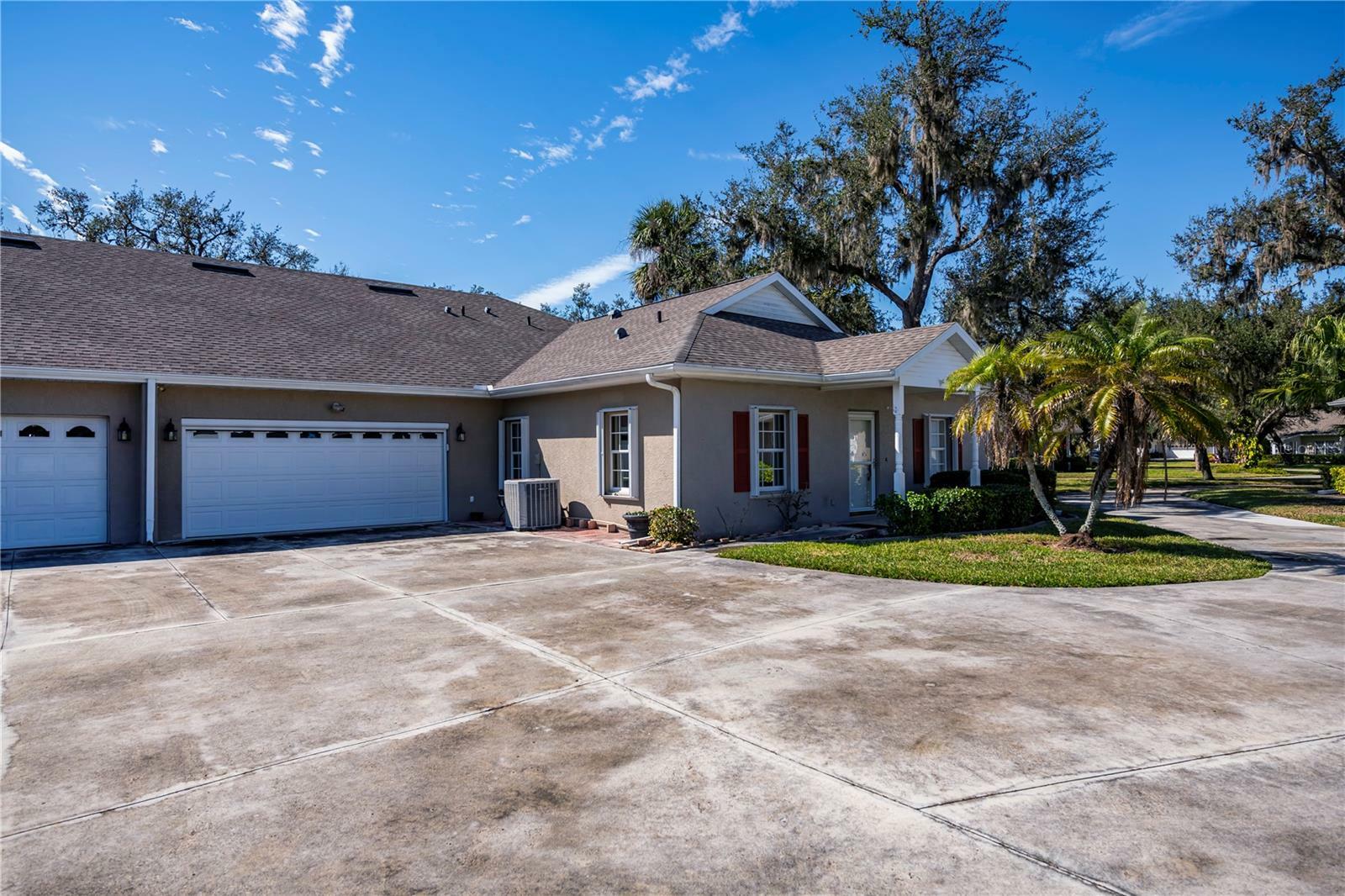 Property Photo:  1447 Red Oak Lane  FL 33948 