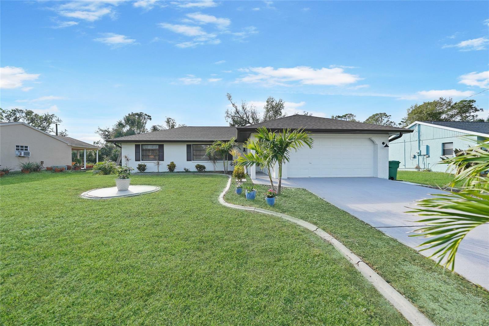 Property Photo:  813 Thornton Avenue NW  FL 33948 