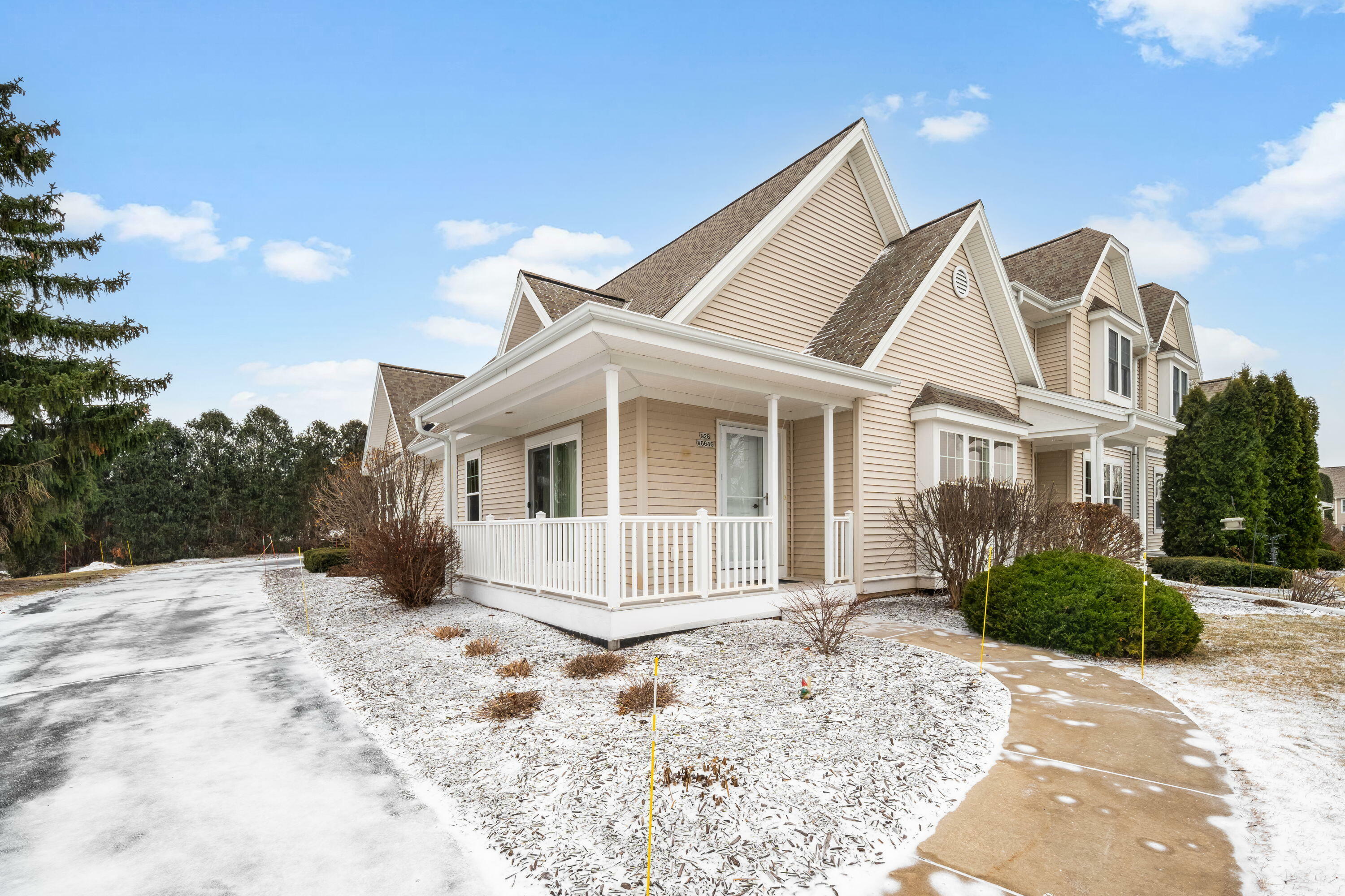 Property Photo:  N28w6646 Alyce St  WI 53012 