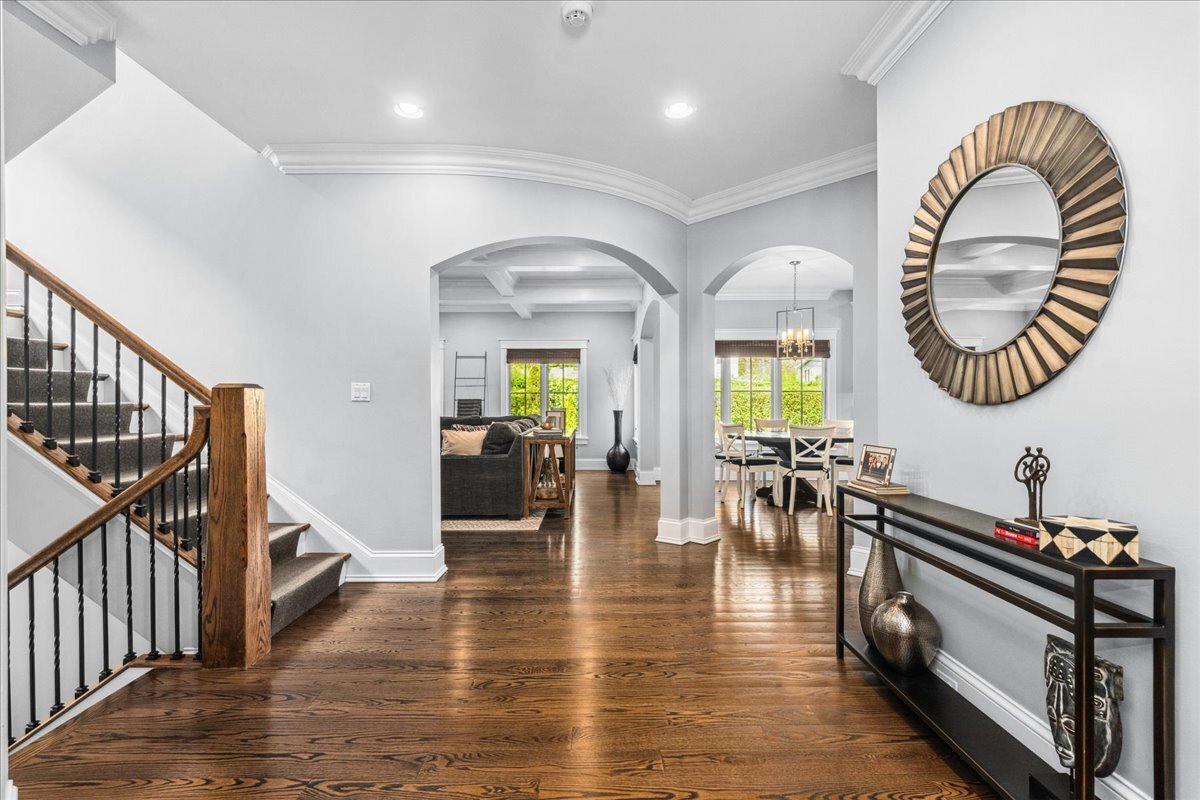 Property Photo: 1210 Blackthorn Lane IL 60015