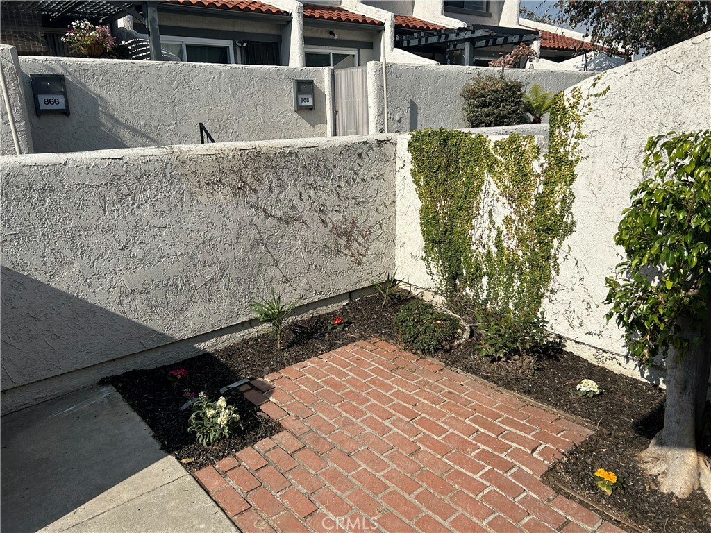 Property Photo:  820 W 232nd Street  CA 90502 