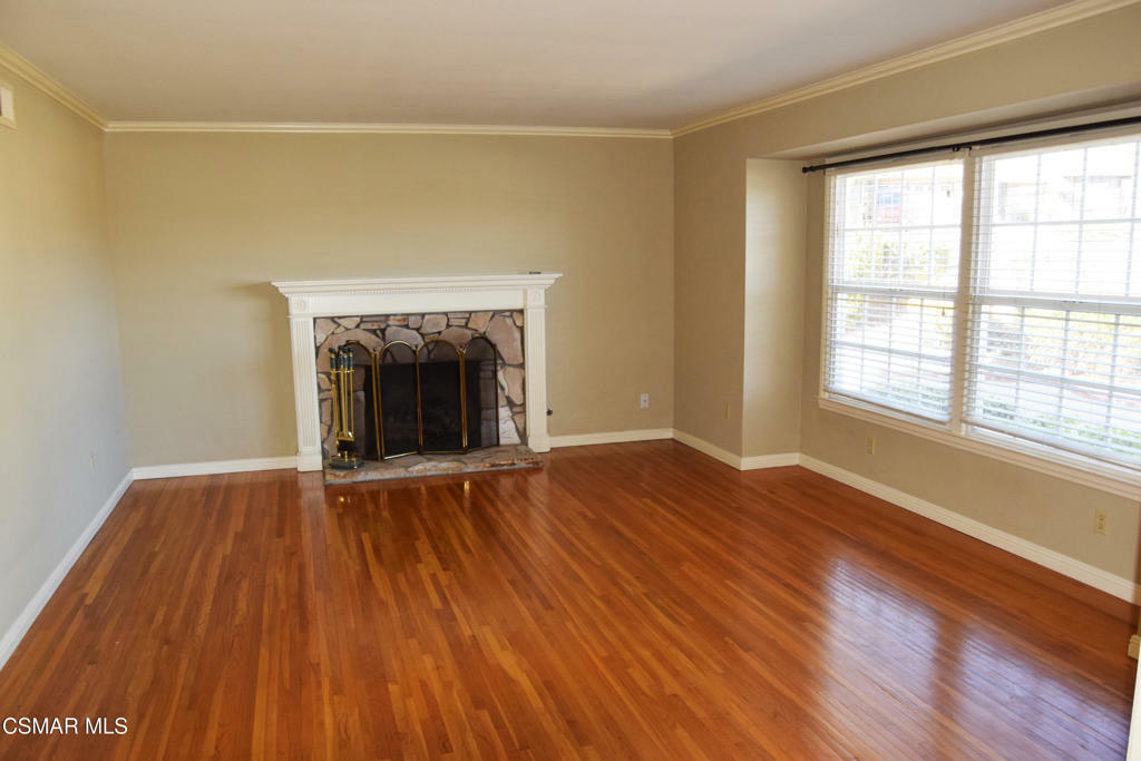 Property Photo:  345 Hillrose Court  CA 91320 