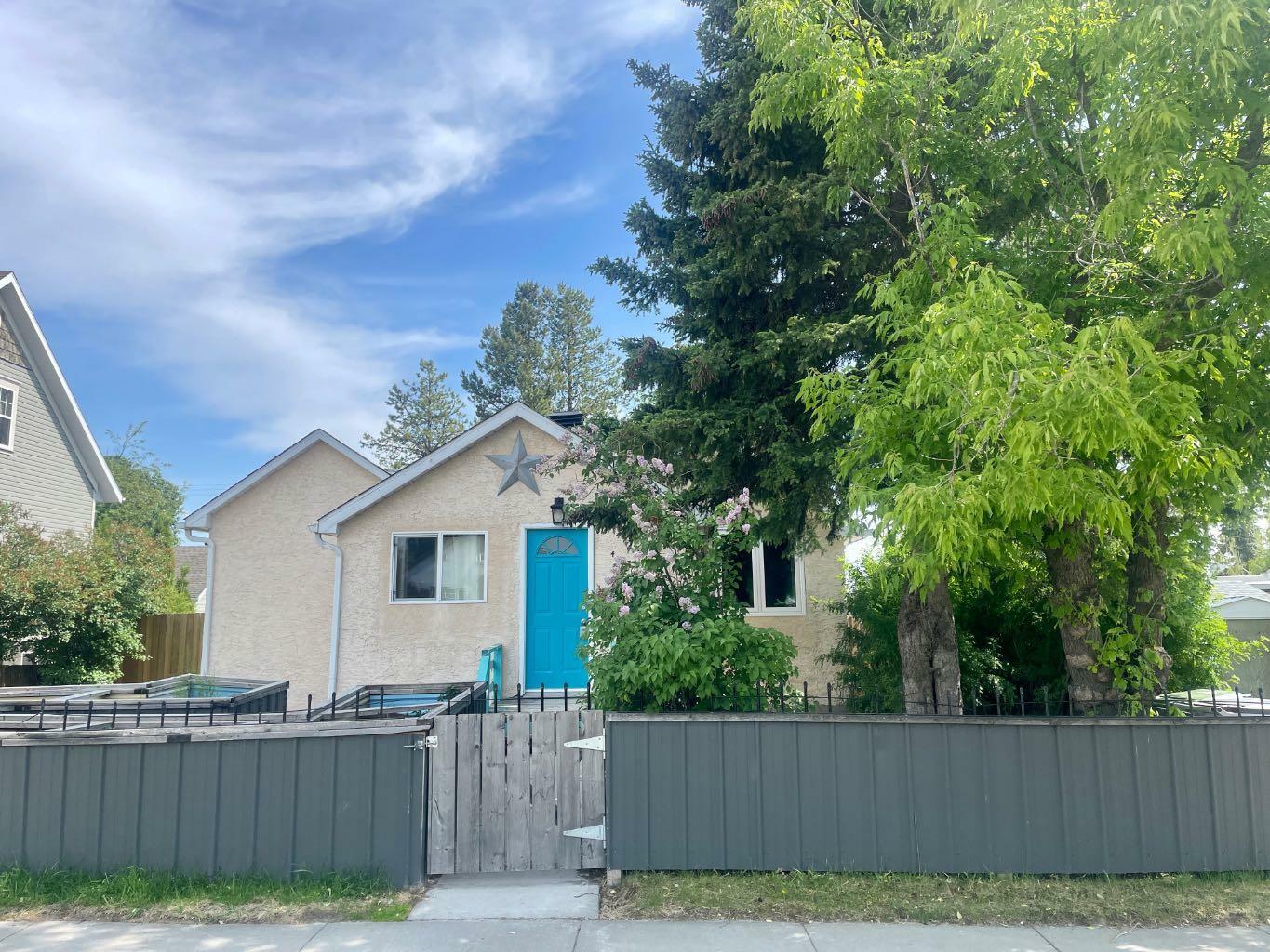 Photo de la propriété: 4927 10 Avenue AB T7E 1E6