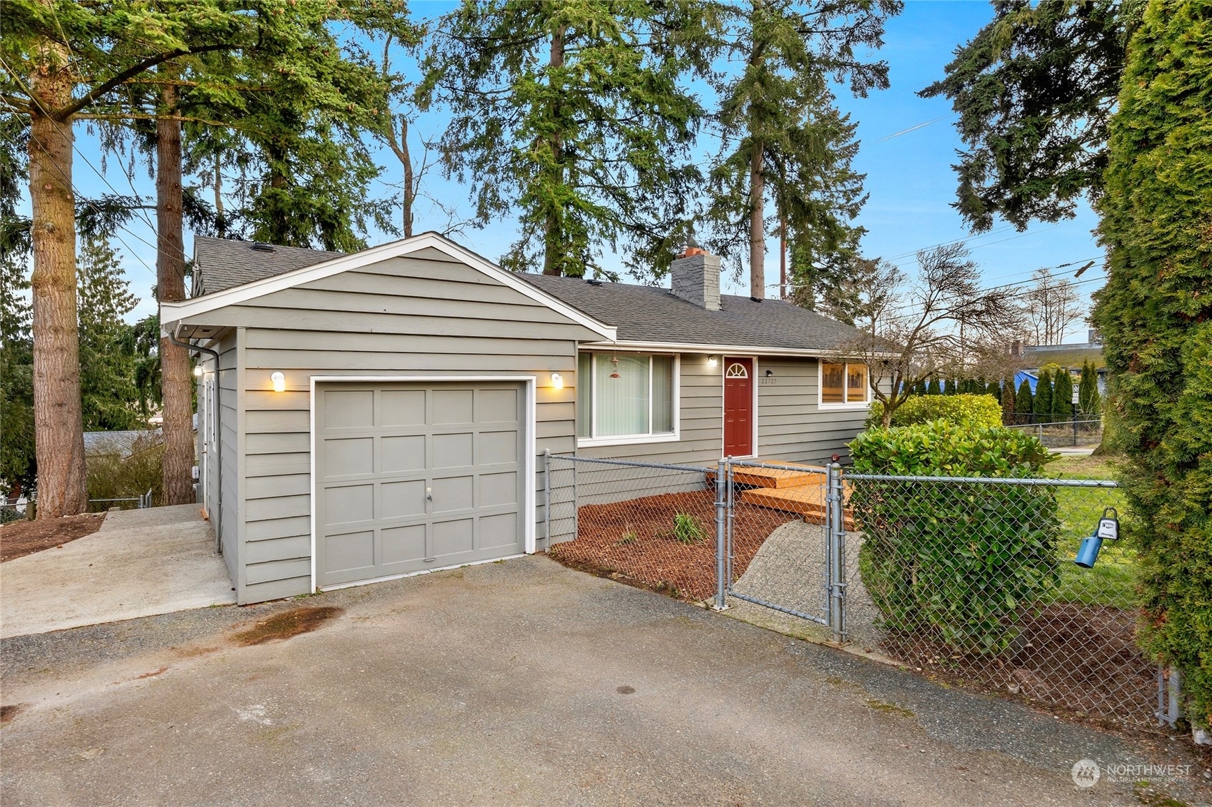 Property Photo:  22725  78th Avenue W  WA 98026 