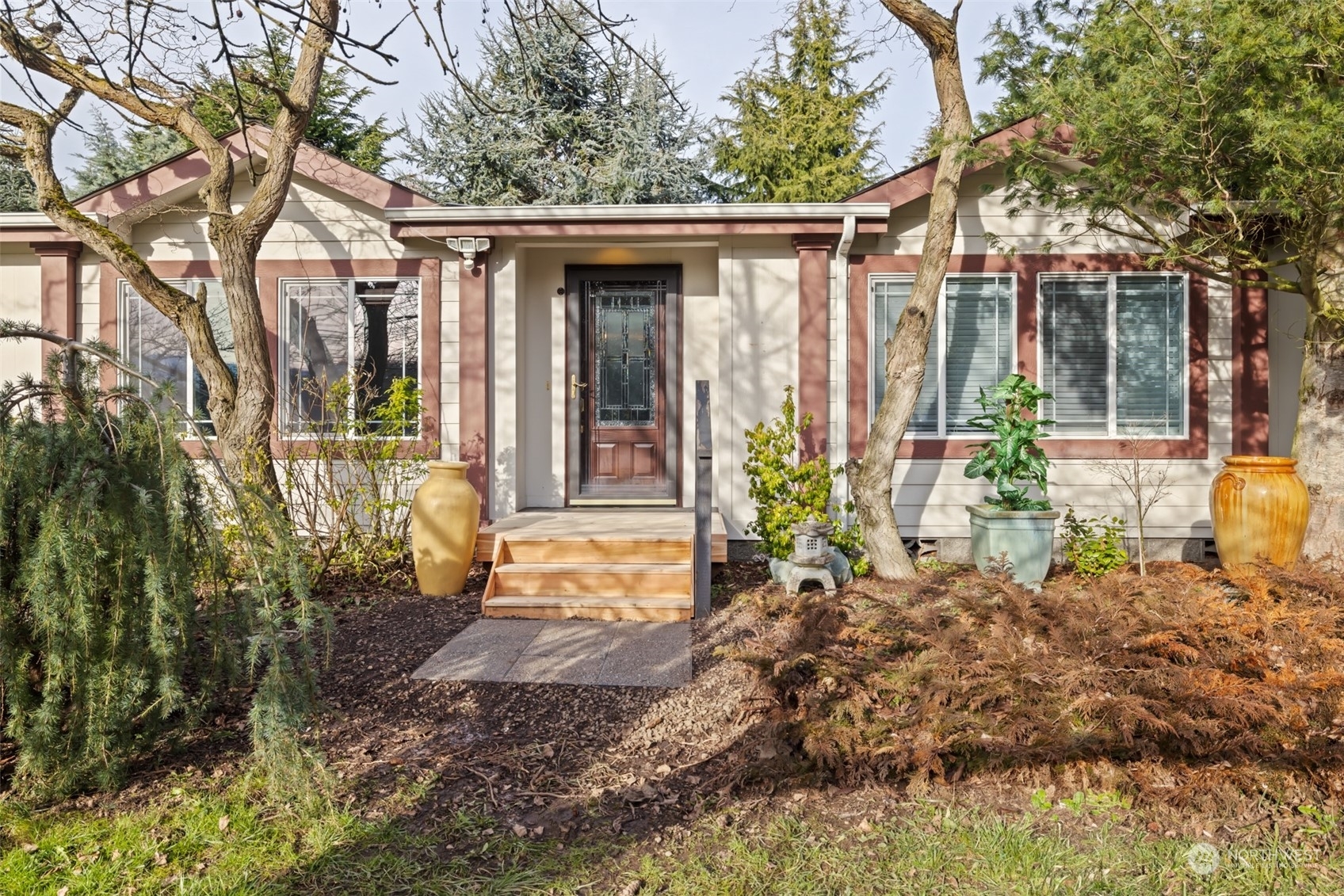 Property Photo: 21 E Johnson Drive WA 98382