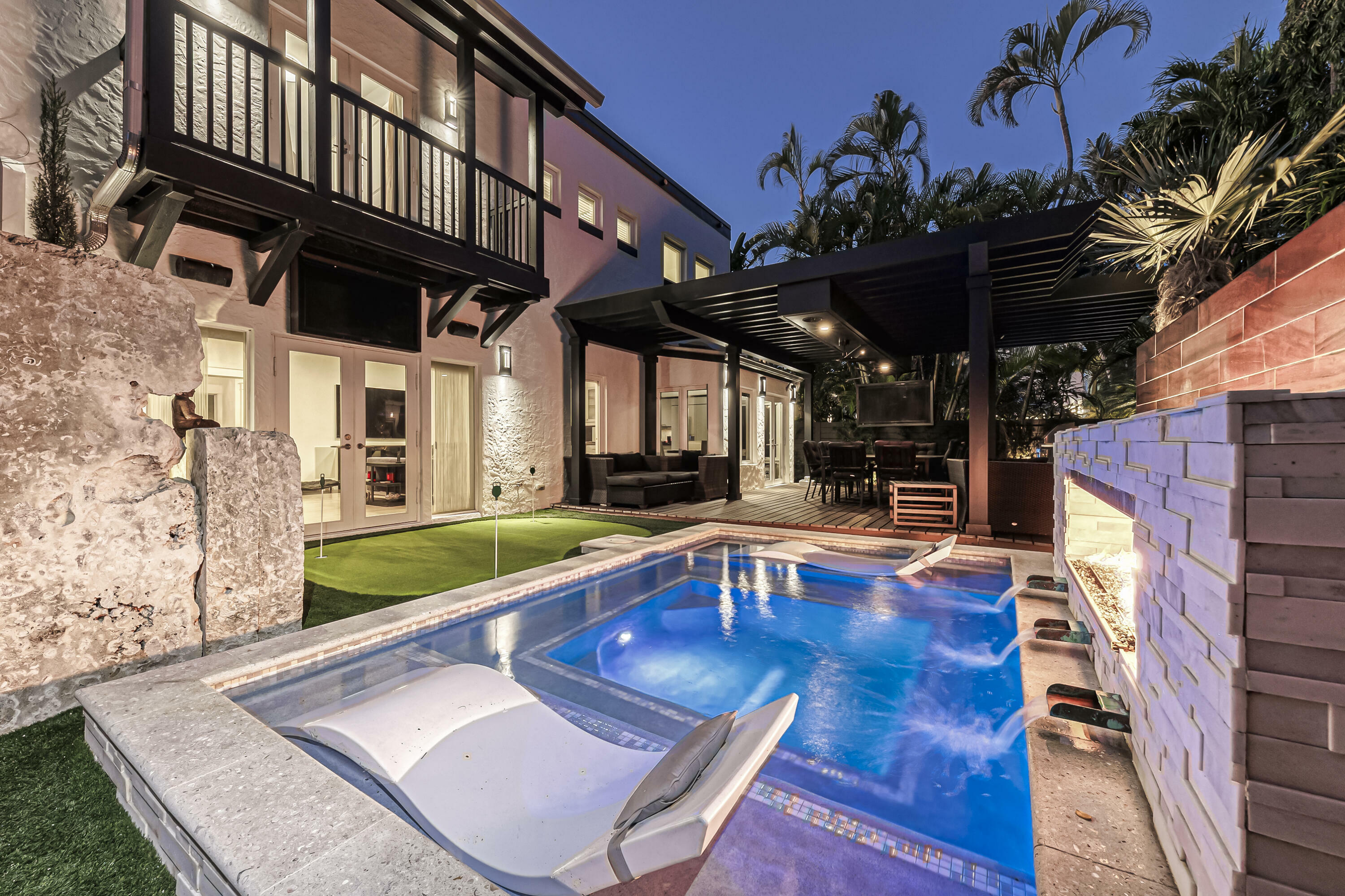 736 NE 17th Way  Fort Lauderdale FL 33304 photo