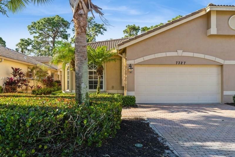 Property Photo:  7327 Sea Pines Ct  FL 34986 