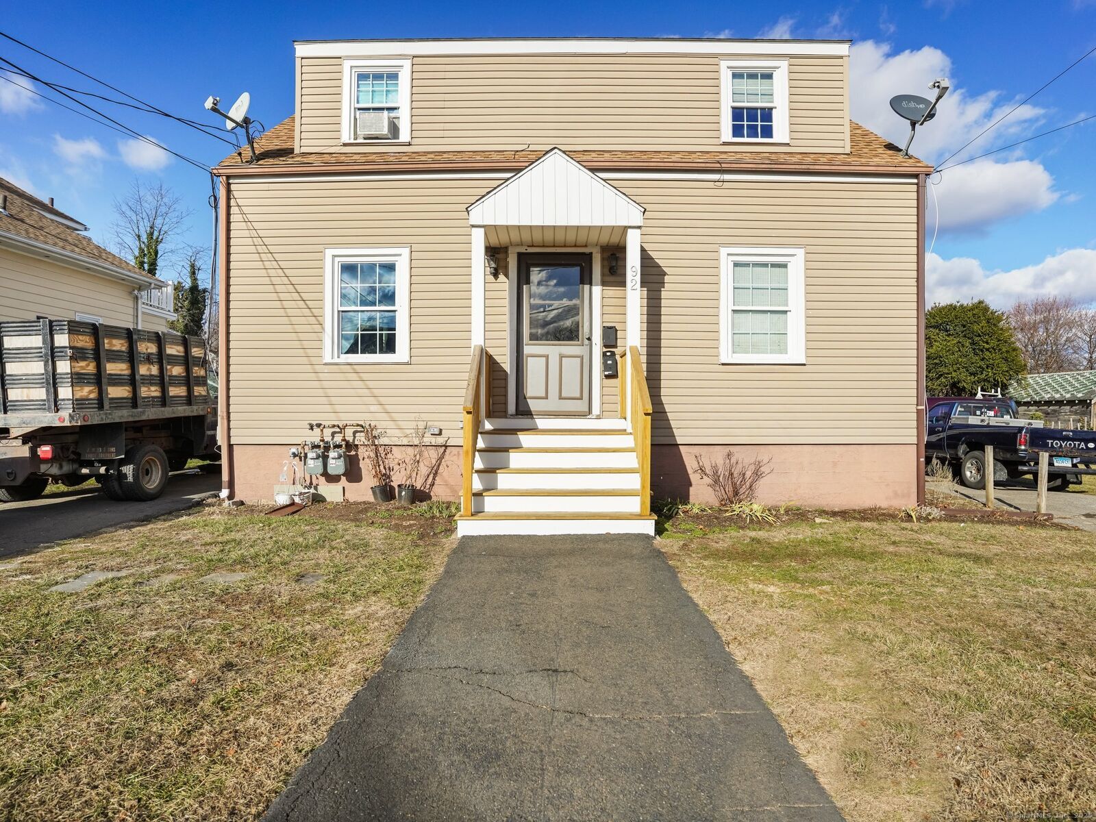 Property Photo:  92 Palmer Avenue  CT 06902 