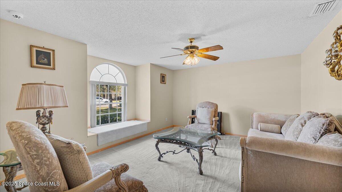 Property Photo: 728 Pineda Avenue NE FL 32907
